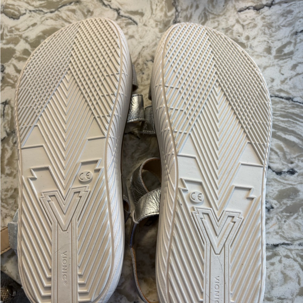 Vionic Women's Metallic Silver Sandals - Picture 9 of 10